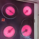 Apartament Hbs Top- Preis, 2 Sd Fewo, 2x Doppelbett, 1 Einzelbett Moeglich 54 Qm, Grosse Kueche Bad Wc Einfach Und Gut Vb-preis *