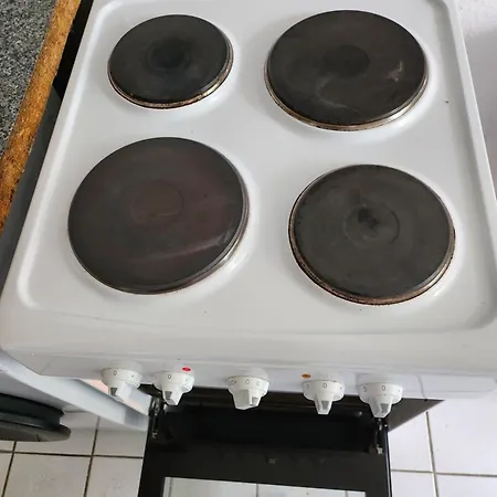Hbs Top- Preis, 2 Sd Fewo, 2x Doppelbett 1 Einzelbett Moeglich 54 Qm, Grosse Kueche Bad Wc Einfach Und Gut Vb-preis Apartment *
