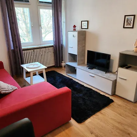 Hbs Top- Preis, 2 Sd Fewo, 2x Doppelbett 1 Einzelbett Moeglich 54 Qm, Grosse Kueche Bad Wc Einfach Und Gut Vb-preis * Halberstadt