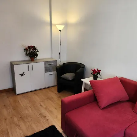 Apartment Hbs, Fewo, Top- Preis, Eg, Mit Parkplatz, Sd, Erdgeschoss 2 Dz, Mit 2x Doppelbett Und 1 Einzelbett Moeglich 54 Qm, Grosse Kueche Bad Wc Einfach Und Gut Vb-preis *