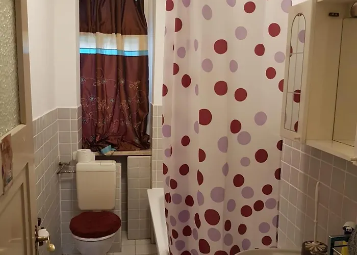 Διαμέρισμα Hbs Top- Preis, 2 Sd Fewo, 2x Doppelbett, 1 Einzelbett Moeglich 54 Qm, Grosse Kueche Bad Wc Einfach Und Gut Vb-preis