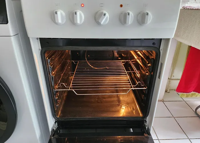 Hbs Top- Preis, 2 Sd Fewo, 2x Doppelbett, 1 Einzelbett Moeglich 54 Qm, Grosse Kueche Bad Wc Einfach Und Gut Vb-preis