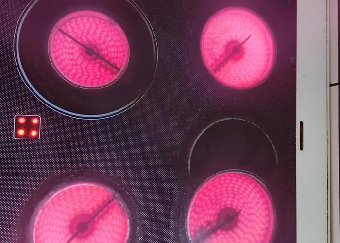 Διαμέρισμα Hbs Top- Preis, 2 Sd Fewo, 2x Doppelbett, 1 Einzelbett Moeglich 54 Qm, Grosse Kueche Bad Wc Einfach Und Gut Vb-preis *