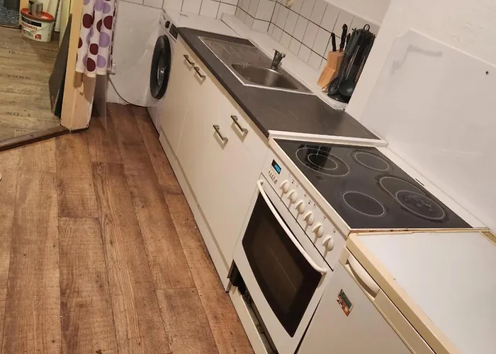 Διαμέρισμα Hbs Top- Preis, 2 Sd Fewo, 2x Doppelbett, 1 Einzelbett Moeglich 54 Qm, Grosse Kueche Bad Wc Einfach Und Gut Vb-preis *