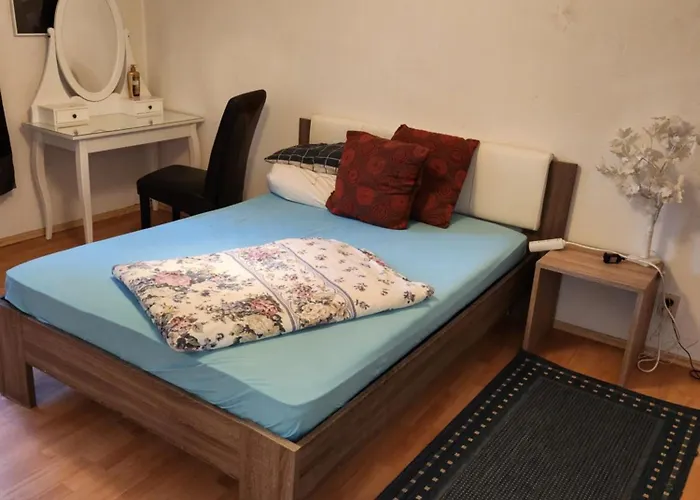 Διαμέρισμα Hbs Top- Preis, 2 Sd Fewo, 2x Doppelbett, 1 Einzelbett Moeglich 54 Qm, Grosse Kueche Bad Wc Einfach Und Gut Vb-preis *