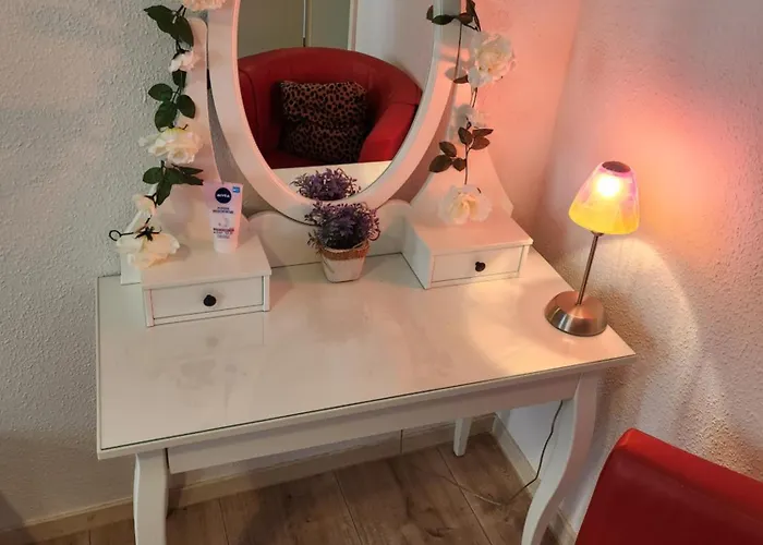 Διαμέρισμα Hbs Top- Preis, 2 Sd Fewo, 2x Doppelbett, 1 Einzelbett Moeglich 54 Qm, Grosse Kueche Bad Wc Einfach Und Gut Vb-preis *