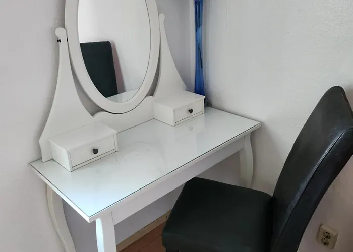 Διαμέρισμα Hbs Top- Preis, 2 Sd Fewo, 2x Doppelbett, 1 Einzelbett Moeglich 54 Qm, Grosse Kueche Bad Wc Einfach Und Gut Vb-preis Χάλμπερσταντ